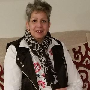 Meet your Posher, Yoly